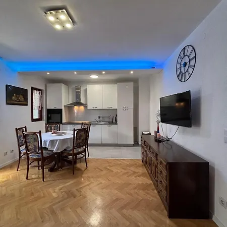 Tina Apartman