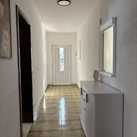 Tina Apartman *