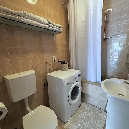 Tina Apartman
