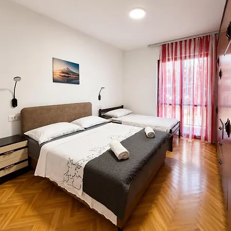 Apartman Tina *